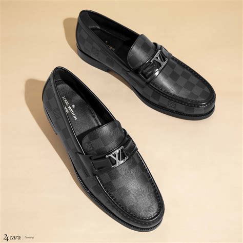 louis vuitton loafer shoes price.